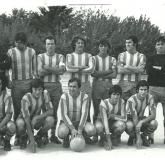 FC Vilafranca temp. 1974-1975 Cirera, Fenollosa, Martinez, Paco Fos, Pepe Fos,Joan Soler 'Giro', Rovira - .., Dani Grau, Blas, .., Domingo