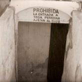 Entrada als vestidors del camp