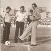 08-81 Roberto Martinez fa la sacada d'honor