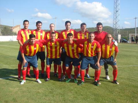 El FC Vilafranca a estrenat avui les equipacions que lluiran durant la temporada.