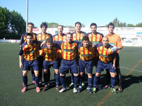 Jornada 37 - El FC Vilafranca fa els deures i continuarà una temporada mes a tercera divisió nacional.