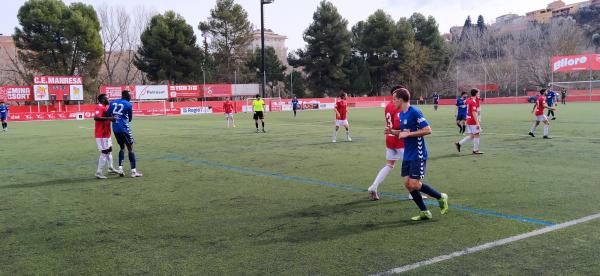 Sumen un bon punt contra un rival directe