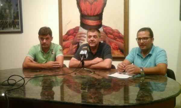 Establiment acords de col·laboració entre els Castellers de Vilafranca i el FC Vilafranca.