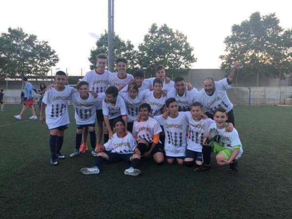 L'Aleví A de la Fundació s'ha proclamat campió de lliga, aconseguint l'ascens a 1a divisió.
