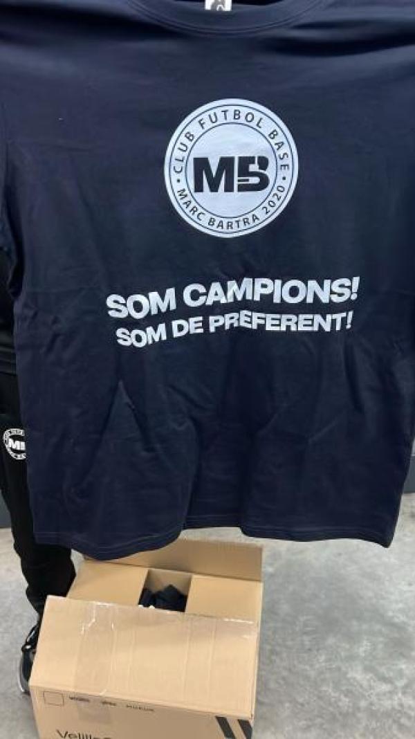 CAMPIOOOONS!! El juvenil del Marc Bartra 2000 toca el cel i es proclama campió del Grup 10 amb una temporada per emmarcar 🏆⚽🔥 SOM DE PREFERENT!!